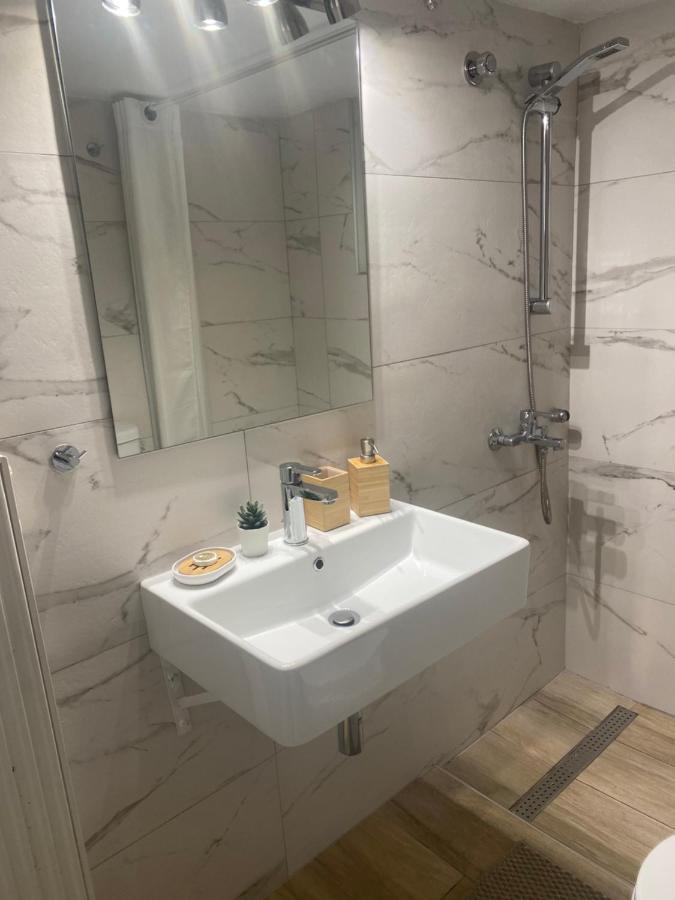 Thiseio Big Apartment Athena Bagian luar foto