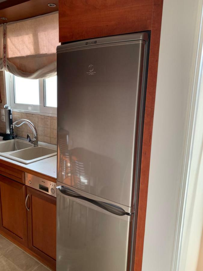 Thiseio Big Apartment Athena Bagian luar foto